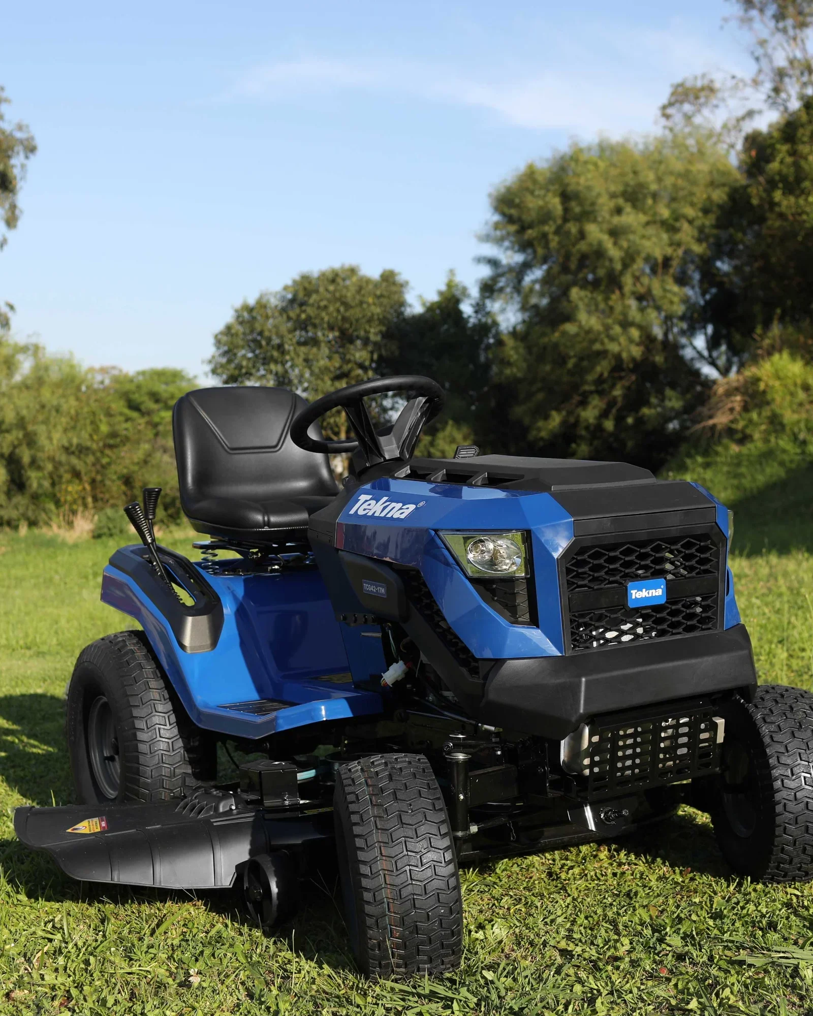 Melhor Trator Cortador de Grama Tekna 17hp? Review Detalhado