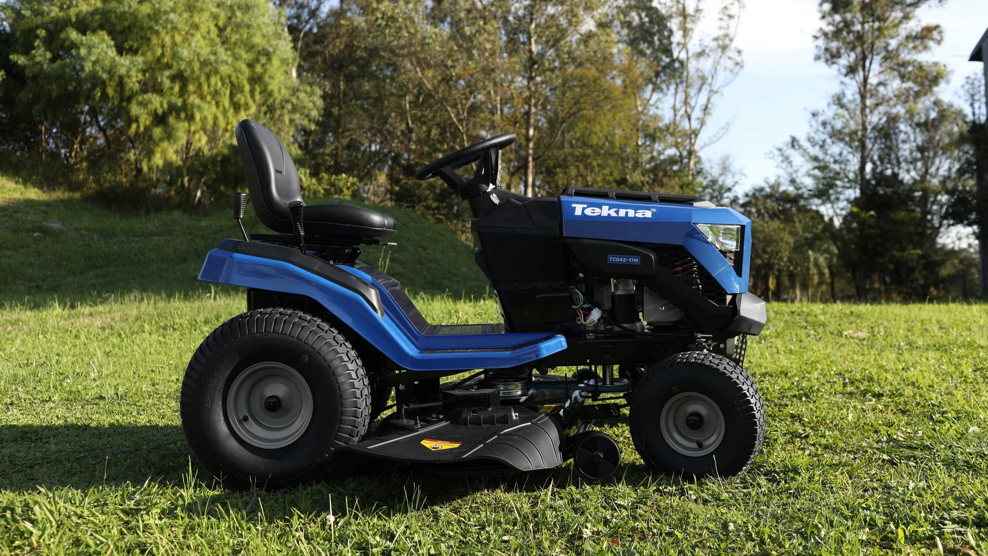 Melhor Trator Cortador de Grama Tekna 17hp? Review Detalhado